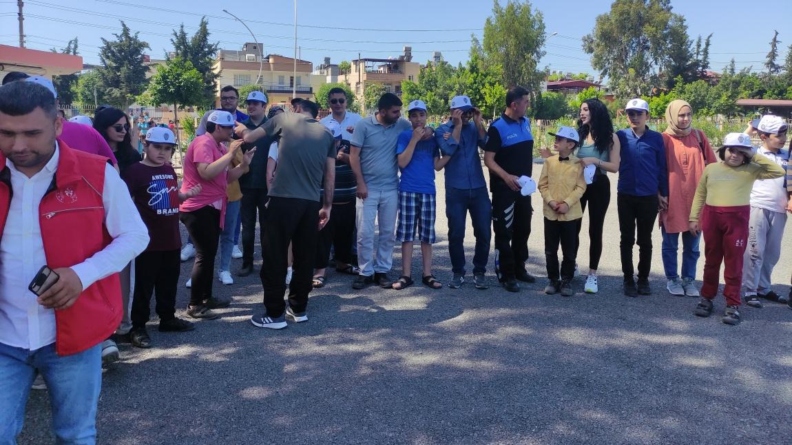 10-16 Mayıs Engelliler haftası dolasıyla okulumuza gelen Tarsus Gençlik Kulübü ve Polis Ekipleri öğrencilerizle etkinlikler yaptı.